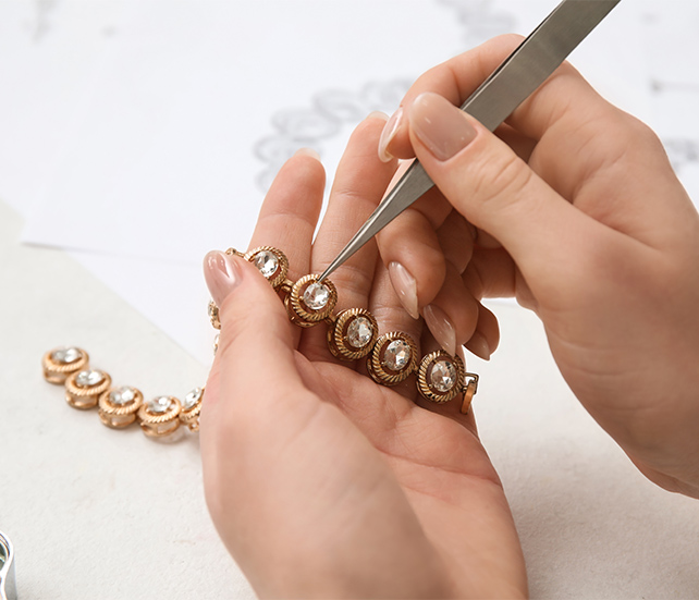 Atelier d'entretien et de réparation de bijoux anciens à Lyon